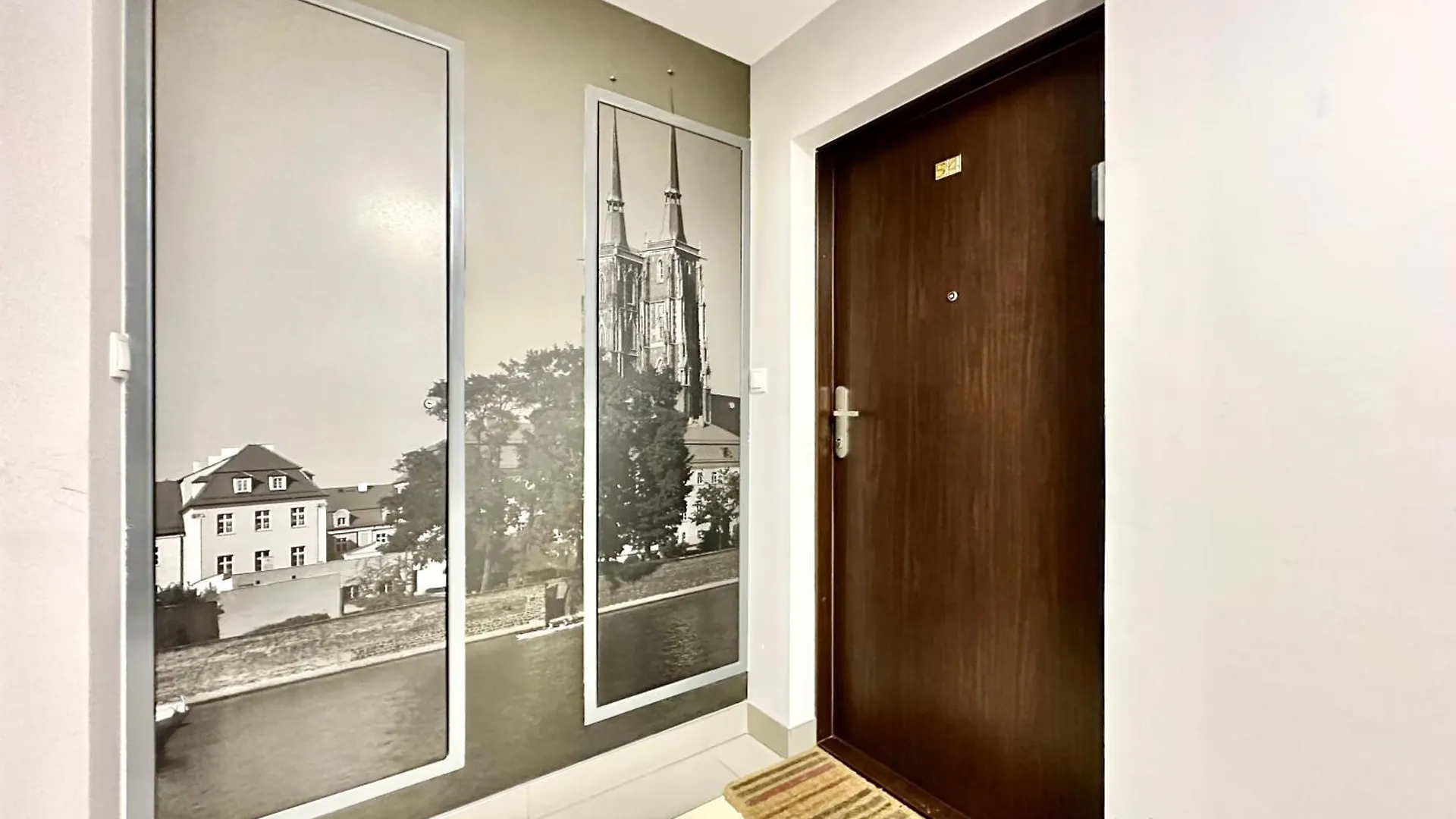 Podwale 2 Apartment - Self Check-In 20H ~Parking & Lift Breslavia 0*,  Polonia