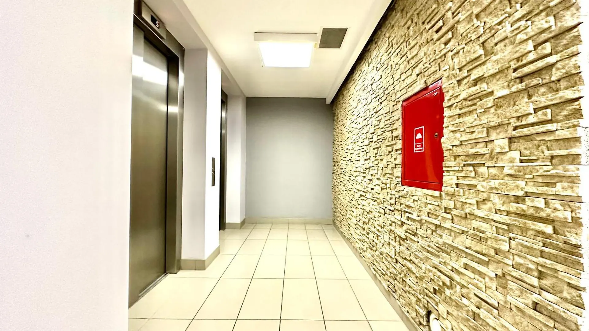 Podwale 2 Apartment - Self Check-In 20H ~Parking & Lift Breslavia