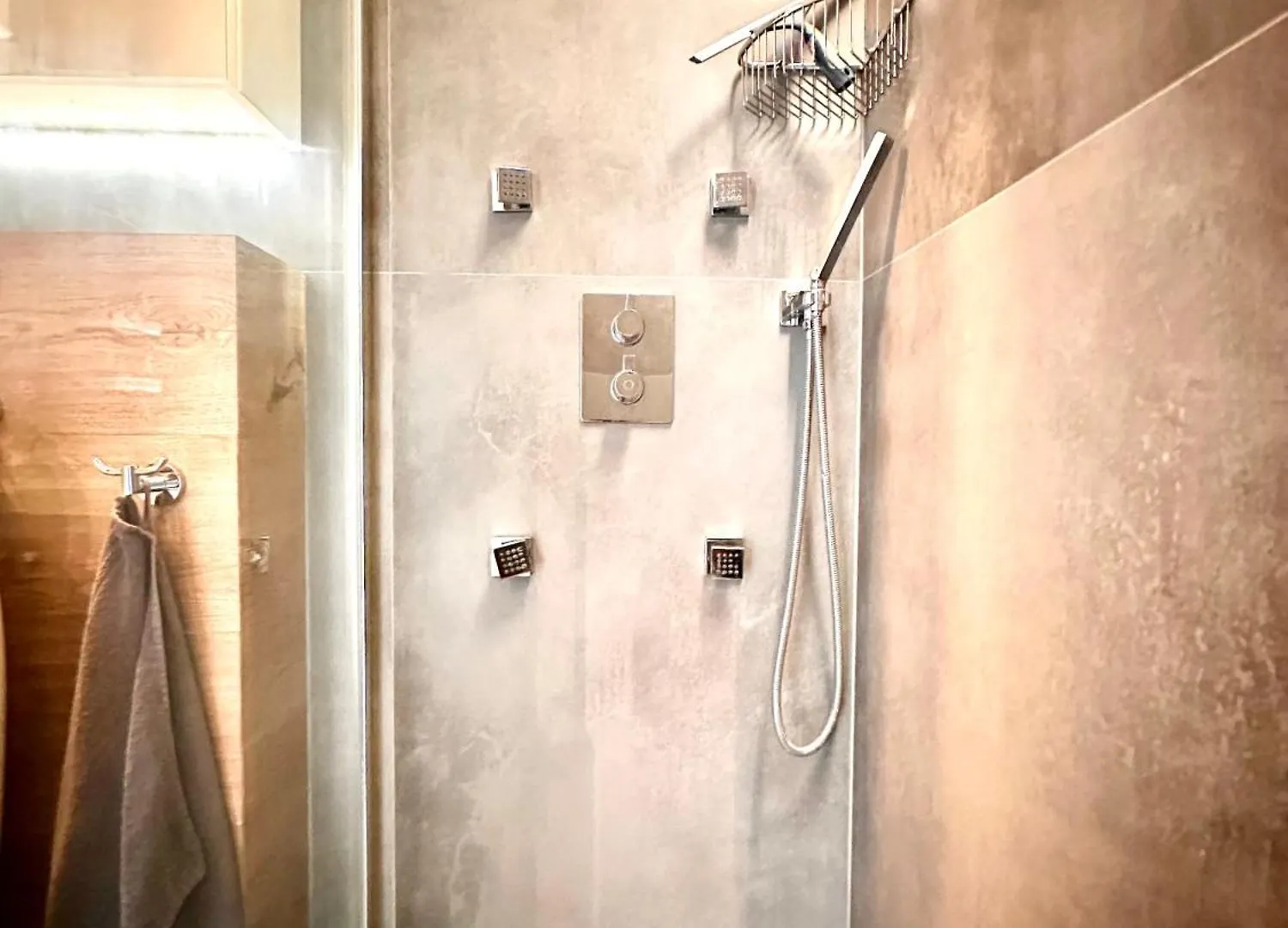 Podwale 2 Apartment - Self Check-In 20H ~Parking & Lift Breslavia Polonia